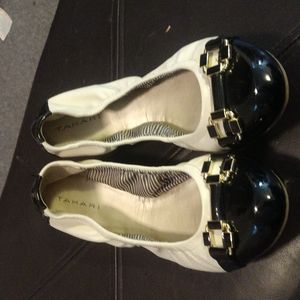Tahari Shoes
